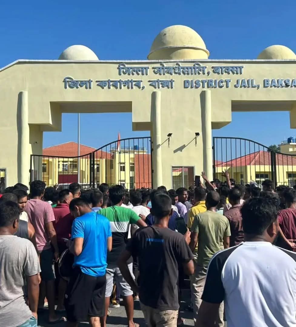 Chaos in Baksa: Mob attacks convoy, injuring police and media over Zubeen Garg death accused